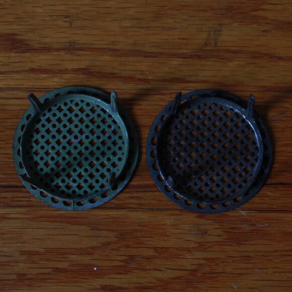 Antique Unknown Brand Miniature Dollhouse Metal Tables & Chairs - Picture 7 of 8